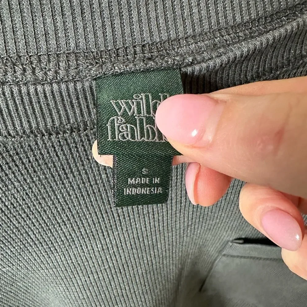 WOMENS OVERSIZED TOP SIZE SMALL - Picture 3 of 3